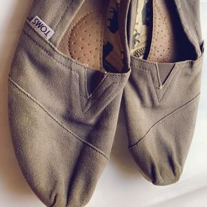 Toms Slip On